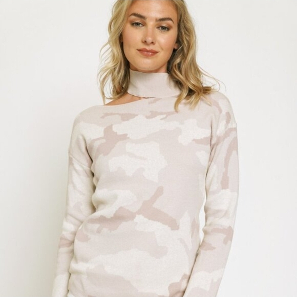 NWT Mystree 100% Cotton Soft Camo Mock Neck Cutout Long Sleeve Sweater Top